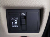 片側電動スライドドアのスイッチ付です。車内からもスイッチひとつで楽にドアの開閉が可能です。電動なので開閉時に力を使う必要がなく、半ドアになることもありません!