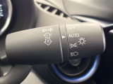 【オートライト】周りの明るさに応じて自動でヘッドライトの点灯・消灯ができる機能です!ライトの付け忘れ・消し忘れなどが無くなり、雨の日や夕方の走行も安心!トンネル通過時も便利ですね♪