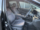 クッション性能が高く、程よく体をホールドしてくれるフロントシートなので、ゆったりとした運転を楽しんで頂けます。