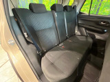 後部座席も気になるようなキズ・汚れやへたり等、大きなダメージはなく、良好な状態です。