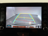 バックガイドモニターで、後方を確認しながら安心して駐車することができます。運転初心者も熟練者も必須の機能ですよ!