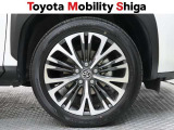 デザイン性に優れたトヨタ純正のアルミホイールを装着しております。