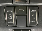 【両側パワースライドドア】スマートキーや運転席のスイッチで後席両側スライドドアの開閉が可能♪電動だから力を入れてドアを開ける必要が無く、小さなお子様でも簡単に開け閉めでき快適です♪