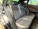 後部座席も気になるようなキズ・汚れやへたり等、大きなダメージはなく、良好な状態です。