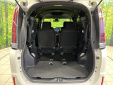 普段のお買い物や通勤、送迎等に十分な荷室スペースを確保しております。セカンドシートを倒すと、大きな荷物の積載も可能です♪