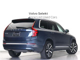 マイルドハイブリッドを搭載した7シーターSUV。街中でも高速道路でも、電動パワートレーンならではの発進時からなめらかな加速フィールをお楽しみいただけます。