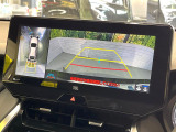 【パノラミックビューモニター】専用のカメラにより、上から見下ろしたような視点で360度クルマの周囲を確認することができます☆死角部分も確認しやすく、狭い場所での切り返しや駐車もスムーズに行えます。