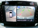 アラウンドビューモニター!空から見下ろしているかのような映像を映し出します。駐車時には安心ですよね♪