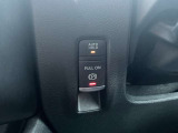 電子式のパーキングブレーキに坂道発進などで便利なオートホールド機能付きです。
