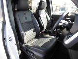 【内装】ノアの車内です♪もちろん、フロアマットもついてますよ〜!