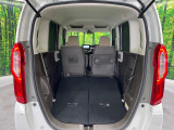 普段のお買い物や通勤、送迎等に十分な荷室スペースを確保しております。セカンドシートを倒すと、大きな荷物の積載も可能です♪