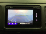 バックでの車庫入れも安心です! リアカメラが付いているバックモニター付のナビを装備しております。操作線もついており距離感も画面から確認できます。