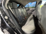 後部座席も気になるようなキズ・汚れやへたり等、大きなダメージはなく、良好な状態です。