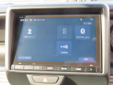 【 ホンダ純正ギャザズ・ 】Bluetooth接続に対応しています。その他、TVやAM/FMラジオの視聴・USB接続などが可能です。