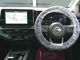 すっきりとした運転席周りになっています。