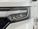 LEDヘッドライトは、点灯の瞬間から最大光量を発揮し、突然暗くなるトンネルなどでの安定感を高めます。