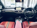 UX 250h Fスポーツ 4WD 本革シート