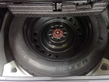 安心のスペアタイヤ装備