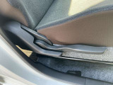 シートリフターも付いてますので運転しやすいポジションを確保