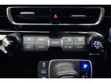 ★エアコンはオートタイプが装着済みです!オートモードにしておけば、車内温度を設定するだけで風の料や吹き出し口の切り替えを機械が行ってくれます!一年中快適な環境を作れますよ♪