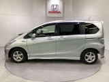 購入後も自社指定整備工場完備でお客様の愛車をしっかりサポート致します!御納車時には安全かつ安心してお乗り頂けるようホンダ専門知識を持つ整備スタッフが点検・整備・装備も説明をしてお渡ししております。