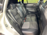 後部座席も気になるようなキズ・汚れやへたり等、大きなダメージはなく、良好な状態です。
