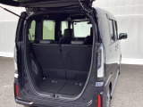 コンパクトボディーなのに、荷室はこんなに広々!たくさん荷物が積めますよ。