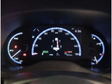 とっても見やすいメーターです。夜間時はラグジュアリーな気分にさせてくれる照明が魅力ですので、夜のドライブも楽しみになりますよ♪