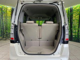 普段のお買い物や通勤、送迎等に十分な荷室スペースを確保しております。セカンドシートを倒すと、大きな荷物の積載も可能です♪