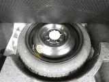 【応急用タイヤ】応急用タイヤが付属します。こちらもしっかりと点検してお渡しいたします。