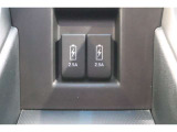 USBソケットがついていますのでコードを繋げばスマートフォンなどの充電が出来ます!オーディオソース USB 対応しております。