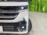 【LEDヘッドライト】悪天候や夜間走行時も良好な視界を確保し安心して運転できる高輝度LEDヘッドライトを装備!点灯速度が早く、消費電力も抑えられています。