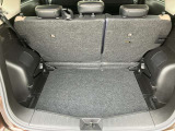 日常の使用に十分な広さの荷室です♪簡単な操作でシートアレンジもできます♪