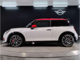 気密性の高いMINIは外観のかわいらしさとは裏腹に、外の雑音を遮り、高級感のある快適なドライブをお楽しみいただけます。