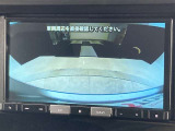 車庫入れもお任せのバックカメラが付いて、後方確認もラクラク♪安全に車庫入れも可能です。便利な機能ですが、バックカメラを過信せず、目視もお忘れなく。