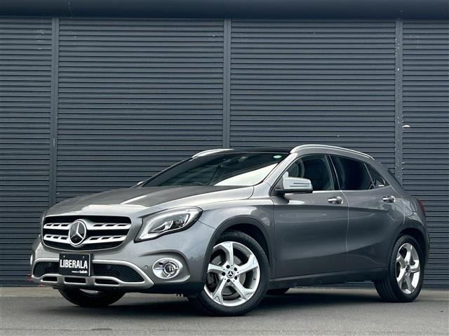 GLAクラスGLA220 4マチック 4WD4WD 本革シート