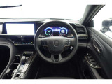 スポーティームード溢れる運転席周りですね。 クイックなドライビングに対応できるよな運転席回りになっています。 ドライブがますます楽しくなりますね!