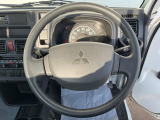 ステアリングも使用感が少なく、きれいな状態となっております♪