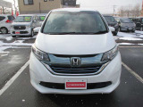 ご覧のお車は現在当店中古車展示場にて展示中です!