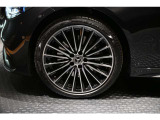 メルセデスの認定中古車「サーティファイドカー」では、万一お車が故障した場合も、ご購入後1年間もしくは2年間※は走行距離にかかわらずメルセデス・ベンツ正規サービスネットワークで無料修理いたします
