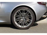 DB11より1インチ大きい21インチとなっております。