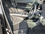 クッション性能が高く、程よく体をホールドしてくれるフロントシートなので、ゆったりとした運転を楽しんで頂けます。