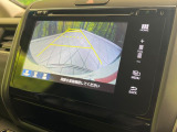 【バックカメラ】駐車時に後方がリアルタイム映像で確認できます。大型商業施設や立体駐車場での駐車時や、夜間のバック時に大活躍!運転スキルに関わらず、今や必須となった装備のひとつです!