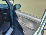 運転席のドア内部でございます。