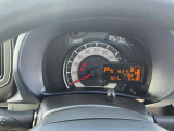 メーター内には、外気温・平均車速・平均燃費・瞬間燃費・走行可能距離が表示できる機能があります!