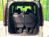 普段のお買い物や通勤、送迎等に十分な荷室スペースを確保しております。サードシートを倒すと、大きな荷物の積載も可能です♪