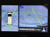 【アラウンドビューモニター】まるでクルマを真上から見下ろしたかのような視点で駐車をサポートします!クルマの斜め後ろや真横など、前後左右の4つのカメラの映像が合成されて、モニターに映し出されます。