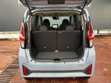 トランクルームから後席のシート位置を動かせますので、お荷物の大きさに合わせて広さの調整可能です☆シートを倒せば大きなお荷物もOK!