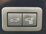 【パワーバックドア】スマートキーや運転席のボタンを押すだけでリアゲートが自動で開閉します!荷物を持っている時や、高い位置にあるバックドアを閉める際に便利な機能です♪