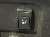 【運転席シートヒーター】寒い日に重宝するシートヒーター!エアコンより早く温まってくれるので寒がりの人も安心ですね♪エアコンの温風は乾燥するから苦手、という方にもをおすすめです。